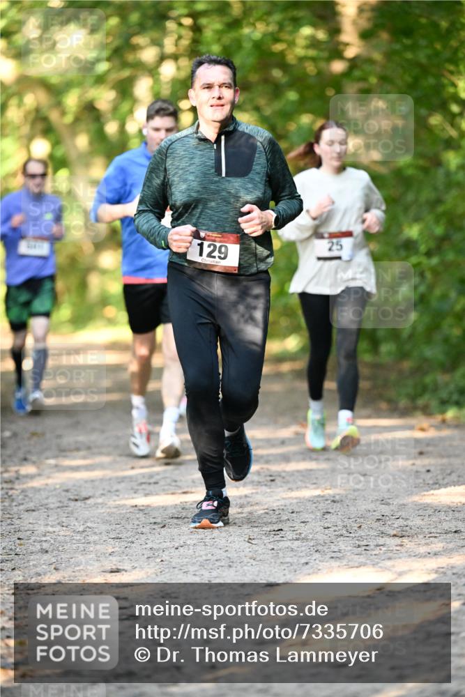 06.10.2024 - Bramfelder Halbmarathon 2024 Dr. Thomas Lammeyer http://msf.ph/oto/7335706 06.10.2024 09:57:24 Laufen 98, 129 meine-sportfotos.de
