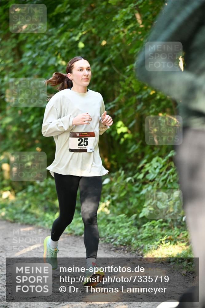 06.10.2024 - Bramfelder Halbmarathon 2024 Dr. Thomas Lammeyer http://msf.ph/oto/7335719 06.10.2024 09:57:28 Laufen 33, 25, 86 meine-sportfotos.de