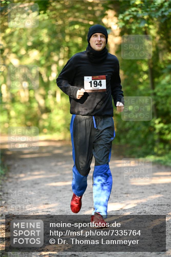 06.10.2024 - Bramfelder Halbmarathon 2024 Dr. Thomas Lammeyer http://msf.ph/oto/7335764 06.10.2024 09:57:42 Laufen 14, 194, 08 meine-sportfotos.de