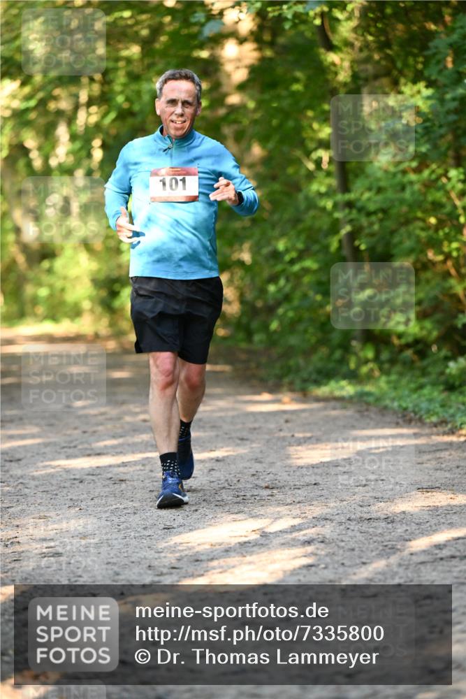 06.10.2024 - Bramfelder Halbmarathon 2024 Dr. Thomas Lammeyer http://msf.ph/oto/7335800 06.10.2024 09:59:07 Laufen 101 meine-sportfotos.de