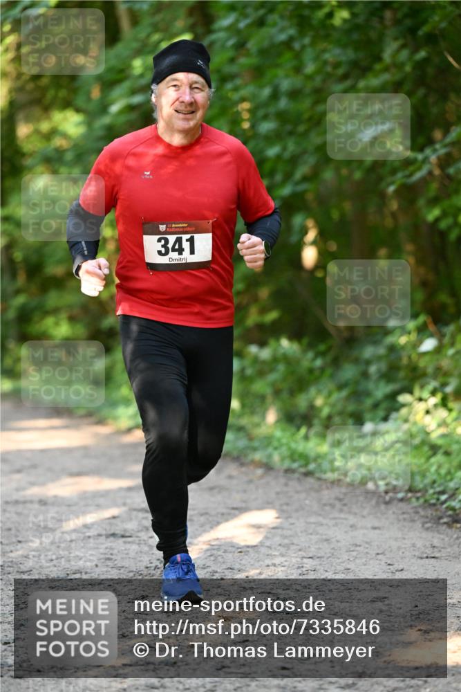 06.10.2024 - Bramfelder Halbmarathon 2024 Dr. Thomas Lammeyer http://msf.ph/oto/7335846 06.10.2024 09:59:35 Laufen 33, 341 meine-sportfotos.de