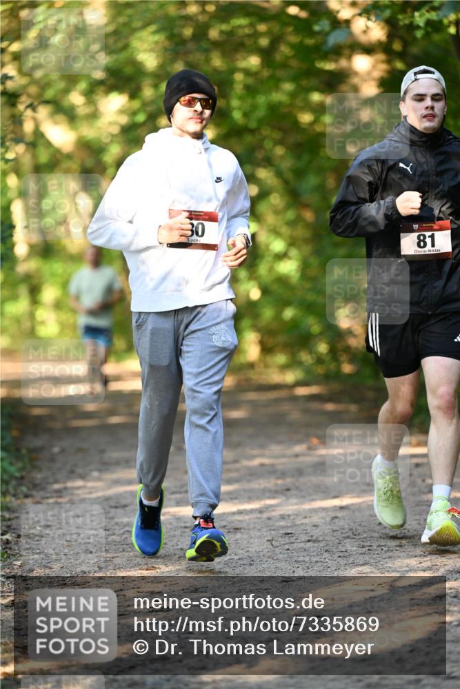 06.10.2024 - Bramfelder Halbmarathon 2024 Dr. Thomas Lammeyer http://msf.ph/oto/7335869 06.10.2024 10:00:03 Laufen 30, 81 meine-sportfotos.de