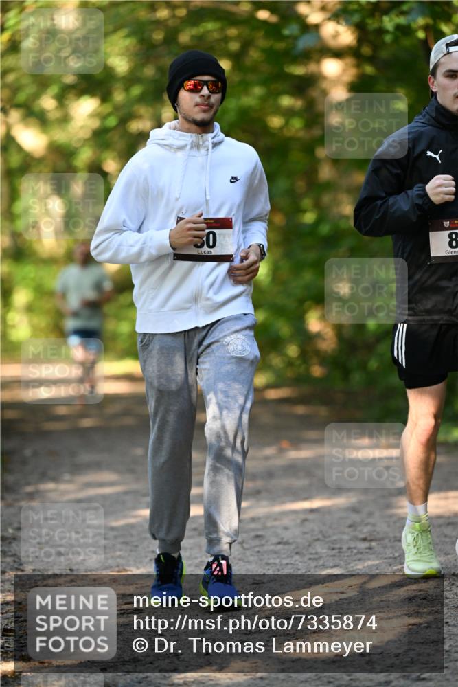 06.10.2024 - Bramfelder Halbmarathon 2024 Dr. Thomas Lammeyer http://msf.ph/oto/7335874 06.10.2024 10:00:04 Laufen 50, 8 meine-sportfotos.de