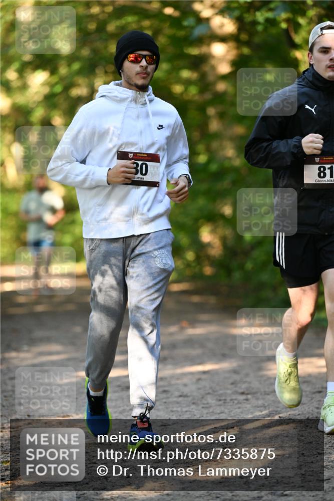 06.10.2024 - Bramfelder Halbmarathon 2024 Dr. Thomas Lammeyer http://msf.ph/oto/7335875 06.10.2024 10:00:04 Laufen 30, 81 meine-sportfotos.de