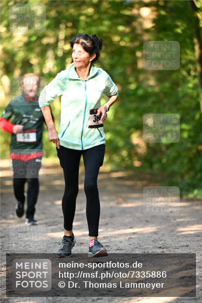 06.10.2024 - Bramfelder Halbmarathon 2024 Dr. Thomas Lammeyer http://msf.ph/oto/7335886 06.10.2024 10:00:35 Laufen 58, 36 meine-sportfotos.de