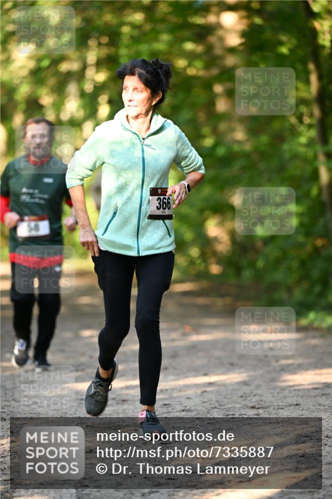 06.10.2024 - Bramfelder Halbmarathon 2024 Dr. Thomas Lammeyer http://msf.ph/oto/7335887 06.10.2024 10:00:35 Laufen 58, 366 meine-sportfotos.de