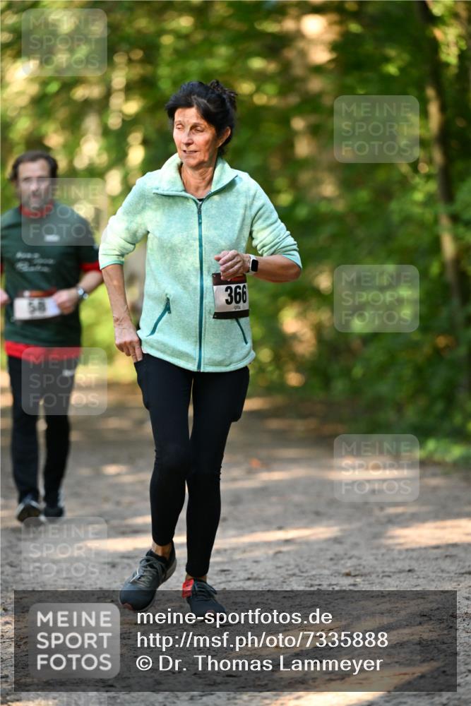 06.10.2024 - Bramfelder Halbmarathon 2024 Dr. Thomas Lammeyer http://msf.ph/oto/7335888 06.10.2024 10:00:35 Laufen 58, 366 meine-sportfotos.de