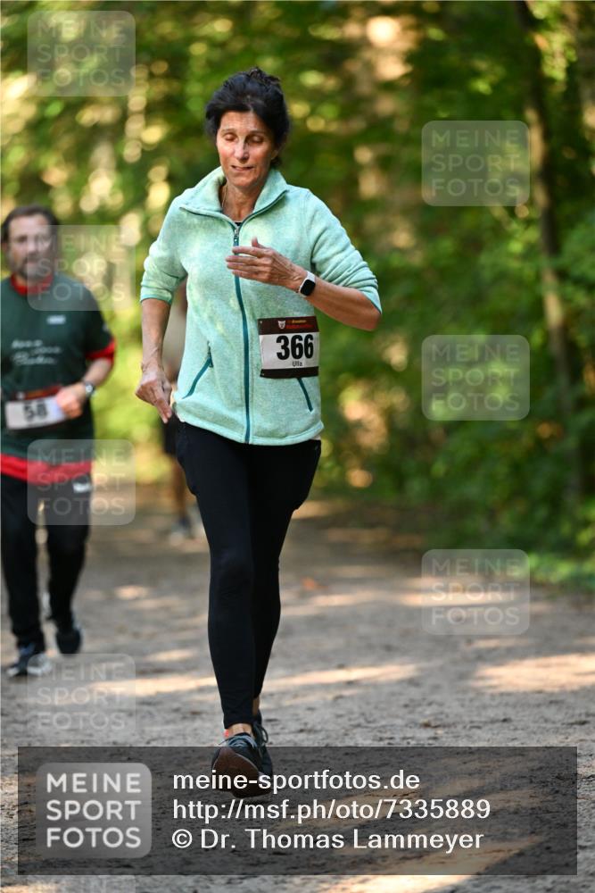 06.10.2024 - Bramfelder Halbmarathon 2024 Dr. Thomas Lammeyer http://msf.ph/oto/7335889 06.10.2024 10:00:35 Laufen 6, 58, 366 meine-sportfotos.de