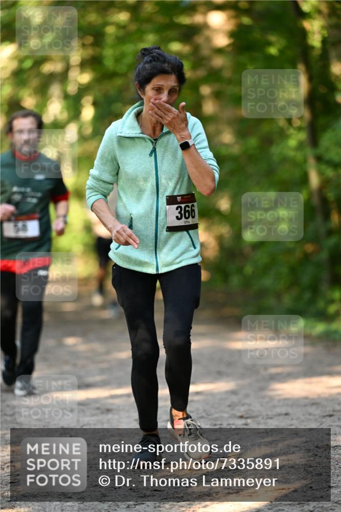 06.10.2024 - Bramfelder Halbmarathon 2024 Dr. Thomas Lammeyer http://msf.ph/oto/7335891 06.10.2024 10:00:35 Laufen 58, 366 meine-sportfotos.de