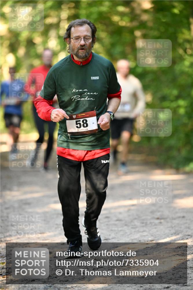 06.10.2024 - Bramfelder Halbmarathon 2024 Dr. Thomas Lammeyer http://msf.ph/oto/7335904 06.10.2024 10:00:38 Laufen 35, 11, 58 meine-sportfotos.de