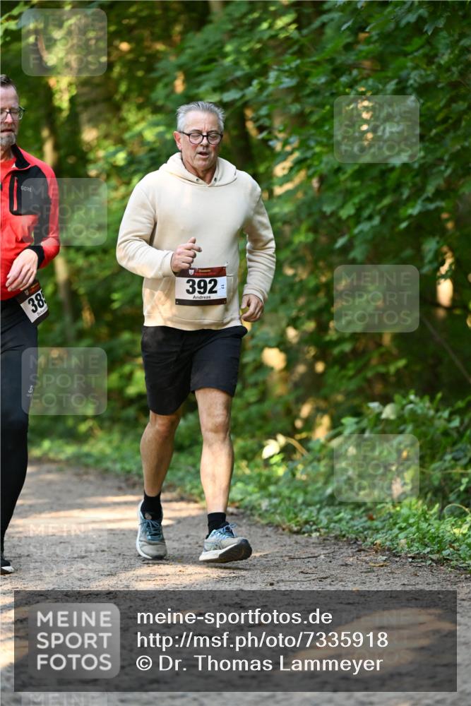 06.10.2024 - Bramfelder Halbmarathon 2024 Dr. Thomas Lammeyer http://msf.ph/oto/7335918 06.10.2024 10:00:43 Laufen 38, 392 meine-sportfotos.de