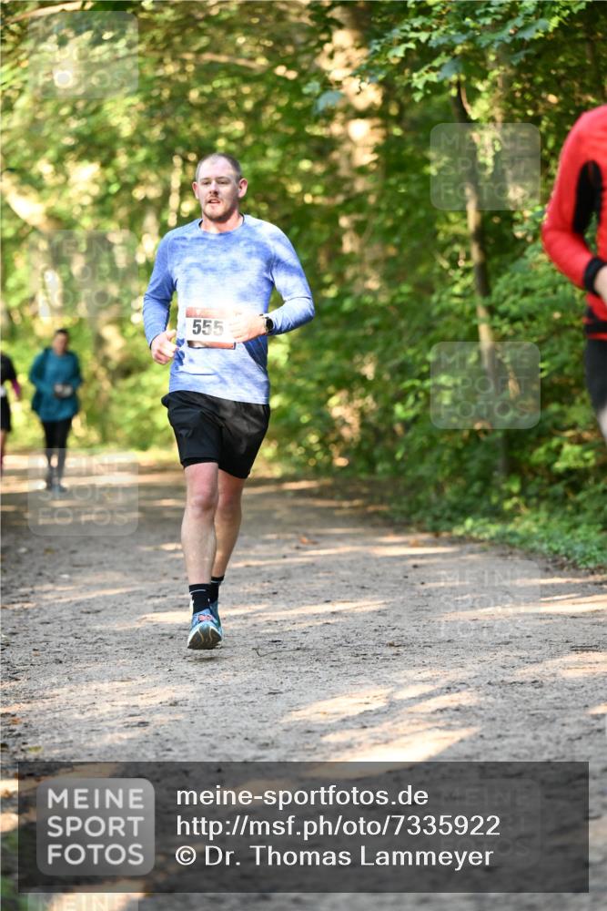 06.10.2024 - Bramfelder Halbmarathon 2024 Dr. Thomas Lammeyer http://msf.ph/oto/7335922 06.10.2024 10:00:45 Laufen 5555 meine-sportfotos.de