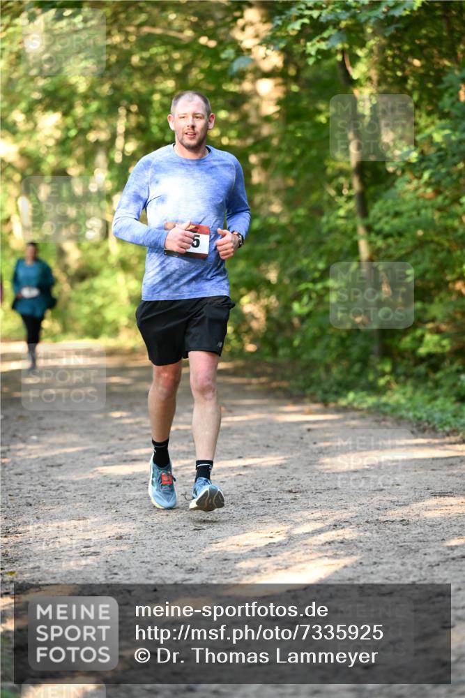 06.10.2024 - Bramfelder Halbmarathon 2024 Dr. Thomas Lammeyer http://msf.ph/oto/7335925 06.10.2024 10:00:45 Laufen  meine-sportfotos.de