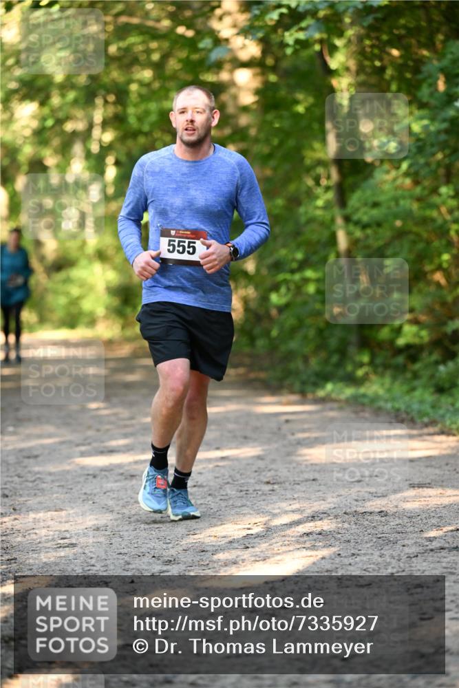 06.10.2024 - Bramfelder Halbmarathon 2024 Dr. Thomas Lammeyer http://msf.ph/oto/7335927 06.10.2024 10:00:45 Laufen 555 meine-sportfotos.de