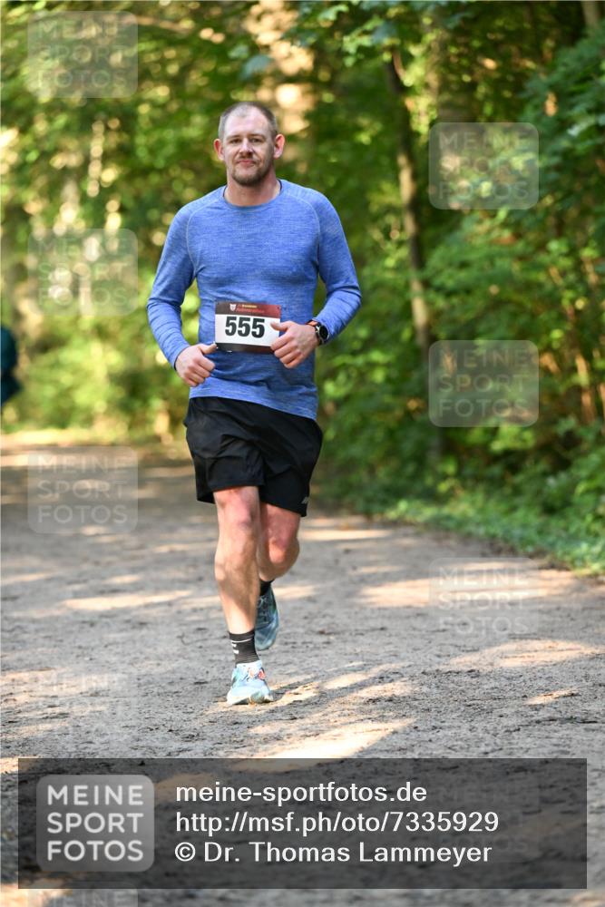 06.10.2024 - Bramfelder Halbmarathon 2024 Dr. Thomas Lammeyer http://msf.ph/oto/7335929 06.10.2024 10:00:46 Laufen 555 meine-sportfotos.de