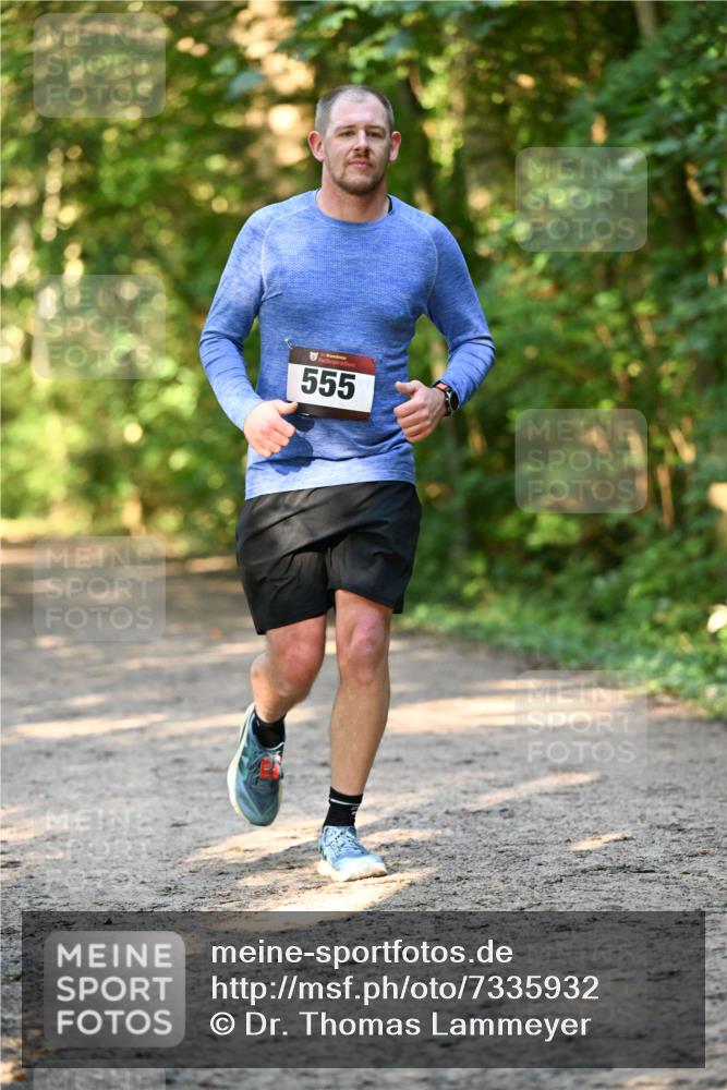 06.10.2024 - Bramfelder Halbmarathon 2024 Dr. Thomas Lammeyer http://msf.ph/oto/7335932 06.10.2024 10:00:46 Laufen 555 meine-sportfotos.de