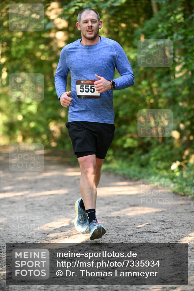 06.10.2024 - Bramfelder Halbmarathon 2024 Dr. Thomas Lammeyer http://msf.ph/oto/7335934 06.10.2024 10:00:46 Laufen 555, 0 meine-sportfotos.de
