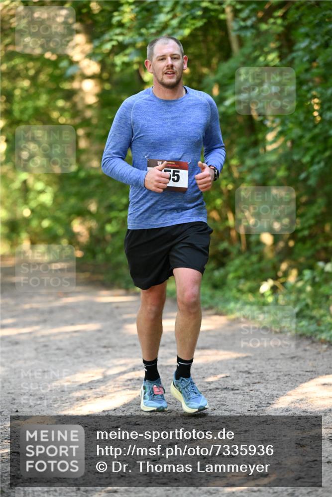 06.10.2024 - Bramfelder Halbmarathon 2024 Dr. Thomas Lammeyer http://msf.ph/oto/7335936 06.10.2024 10:00:46 Laufen 55 meine-sportfotos.de