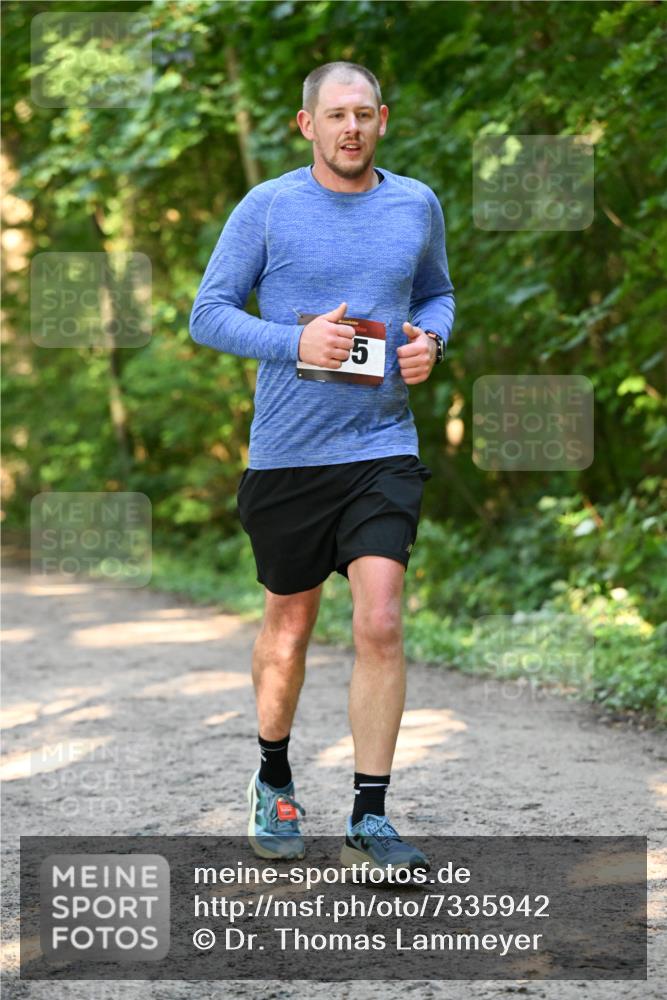06.10.2024 - Bramfelder Halbmarathon 2024 Dr. Thomas Lammeyer http://msf.ph/oto/7335942 06.10.2024 10:00:47 Laufen  meine-sportfotos.de