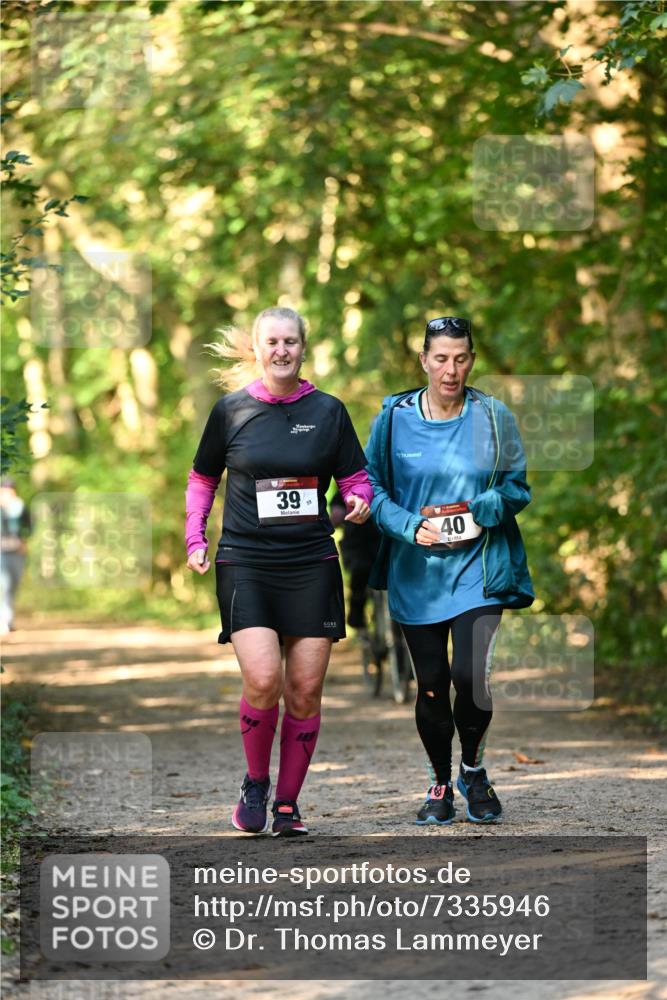 06.10.2024 - Bramfelder Halbmarathon 2024 Dr. Thomas Lammeyer http://msf.ph/oto/7335946 06.10.2024 10:00:53 Laufen 39, 65, 40 meine-sportfotos.de
