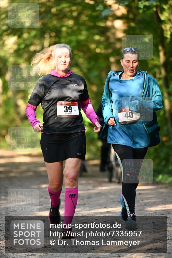 06.10.2024 - Bramfelder Halbmarathon 2024 Dr. Thomas Lammeyer http://msf.ph/oto/7335957 06.10.2024 10:00:55 Laufen 399, 40, 45 meine-sportfotos.de