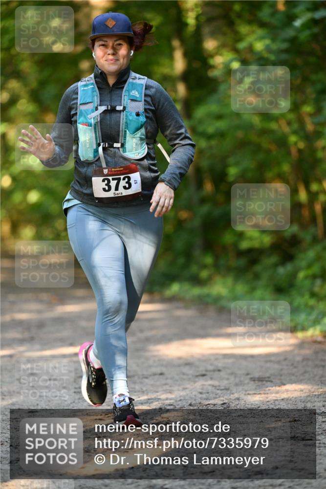 06.10.2024 - Bramfelder Halbmarathon 2024 Dr. Thomas Lammeyer http://msf.ph/oto/7335979 06.10.2024 10:01:13 Laufen 33, 373, 57 meine-sportfotos.de
