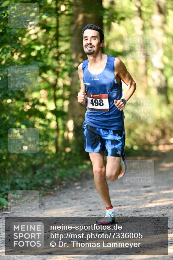 06.10.2024 - Bramfelder Halbmarathon 2024 Dr. Thomas Lammeyer http://msf.ph/oto/7336005 06.10.2024 10:06:05 Laufen 498 meine-sportfotos.de