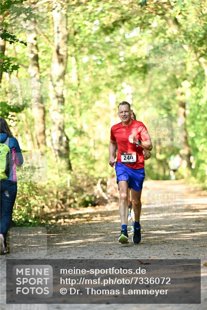 06.10.2024 - Bramfelder Halbmarathon 2024 Dr. Thomas Lammeyer http://msf.ph/oto/7336072 06.10.2024 10:08:29 Laufen 27, 240 meine-sportfotos.de