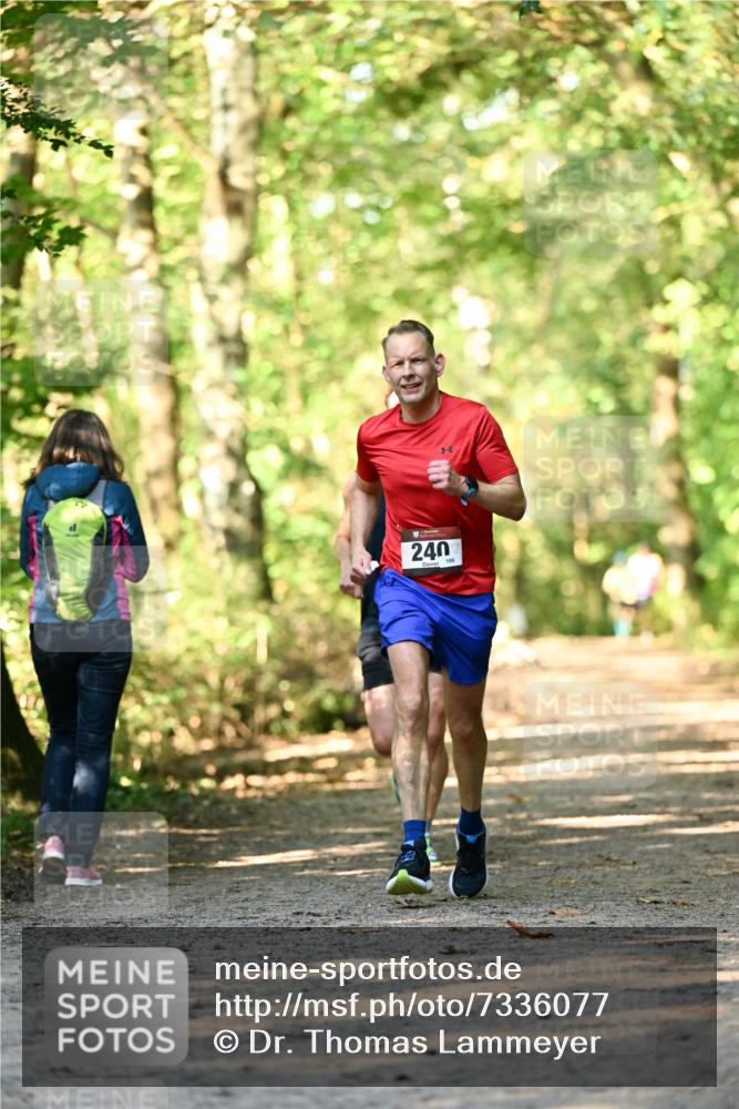 06.10.2024 - Bramfelder Halbmarathon 2024 Dr. Thomas Lammeyer http://msf.ph/oto/7336077 06.10.2024 10:08:30 Laufen 240, 106 meine-sportfotos.de