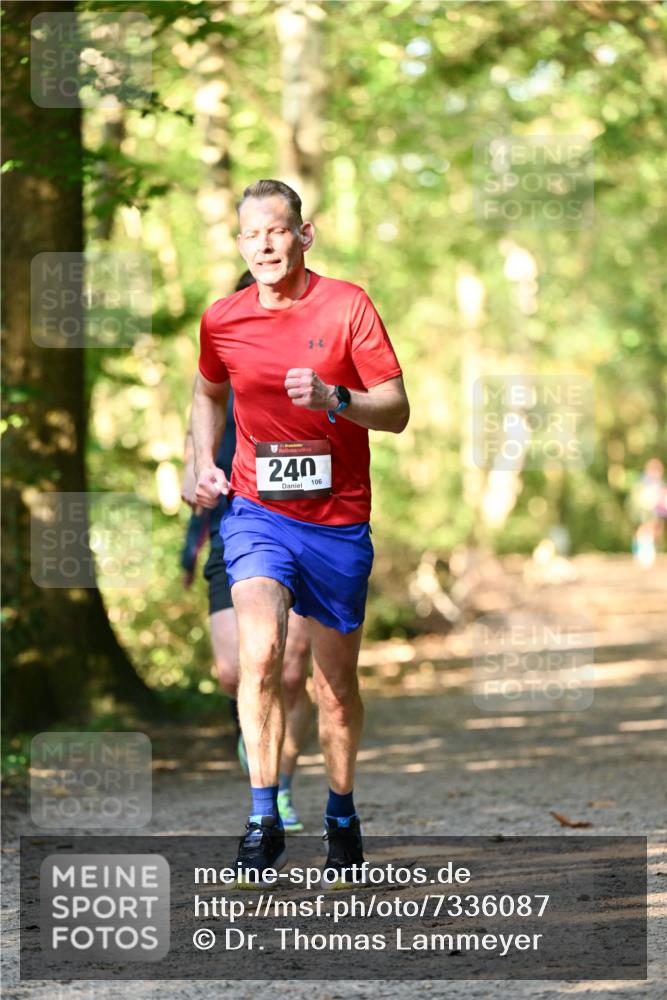 06.10.2024 - Bramfelder Halbmarathon 2024 Dr. Thomas Lammeyer http://msf.ph/oto/7336087 06.10.2024 10:08:31 Laufen 240, 106 meine-sportfotos.de