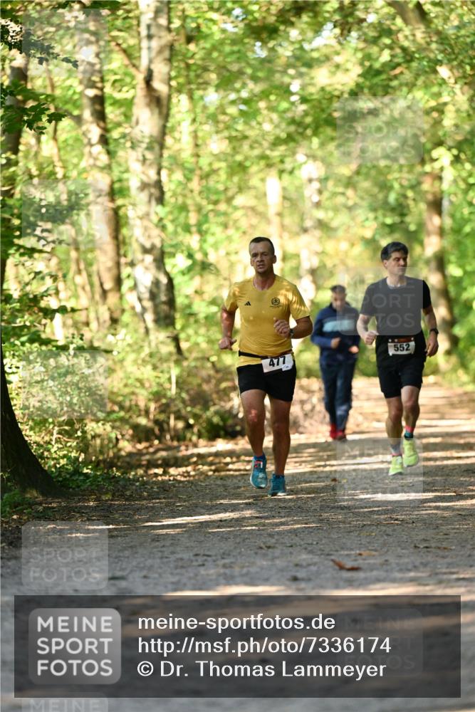 06.10.2024 - Bramfelder Halbmarathon 2024 Dr. Thomas Lammeyer http://msf.ph/oto/7336174 06.10.2024 10:10:16 Laufen 477, 552 meine-sportfotos.de