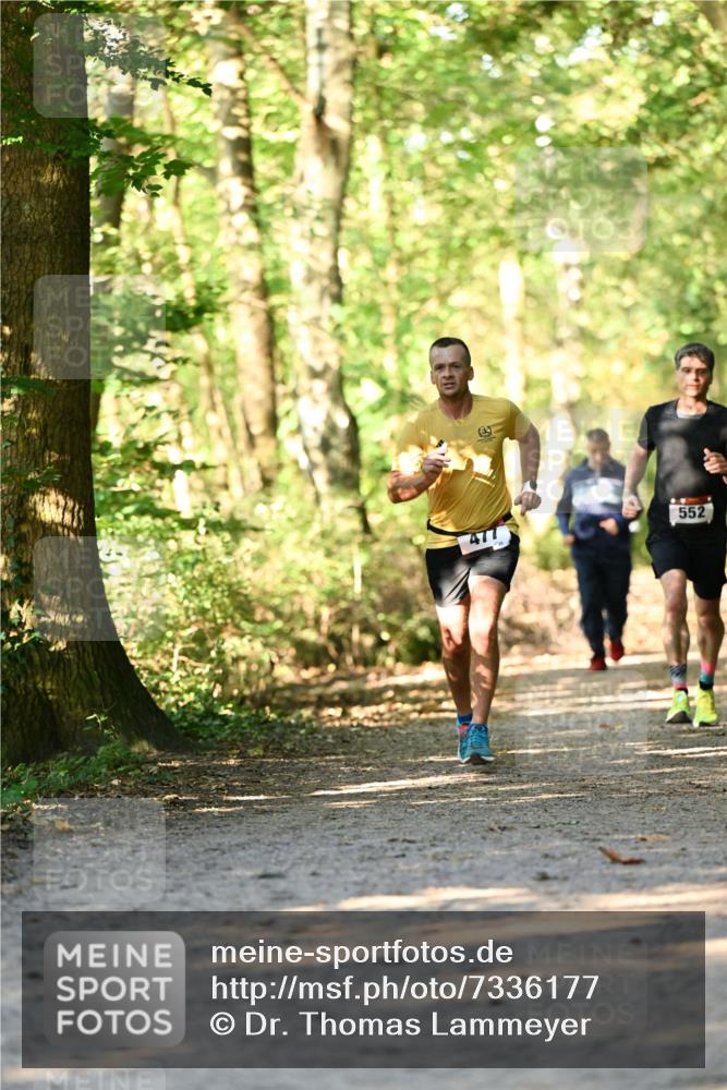 06.10.2024 - Bramfelder Halbmarathon 2024 Dr. Thomas Lammeyer http://msf.ph/oto/7336177 06.10.2024 10:10:16 Laufen 477, 552 meine-sportfotos.de