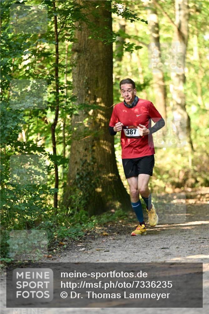 06.10.2024 - Bramfelder Halbmarathon 2024 Dr. Thomas Lammeyer http://msf.ph/oto/7336235 06.10.2024 10:11:36 Laufen 387 meine-sportfotos.de