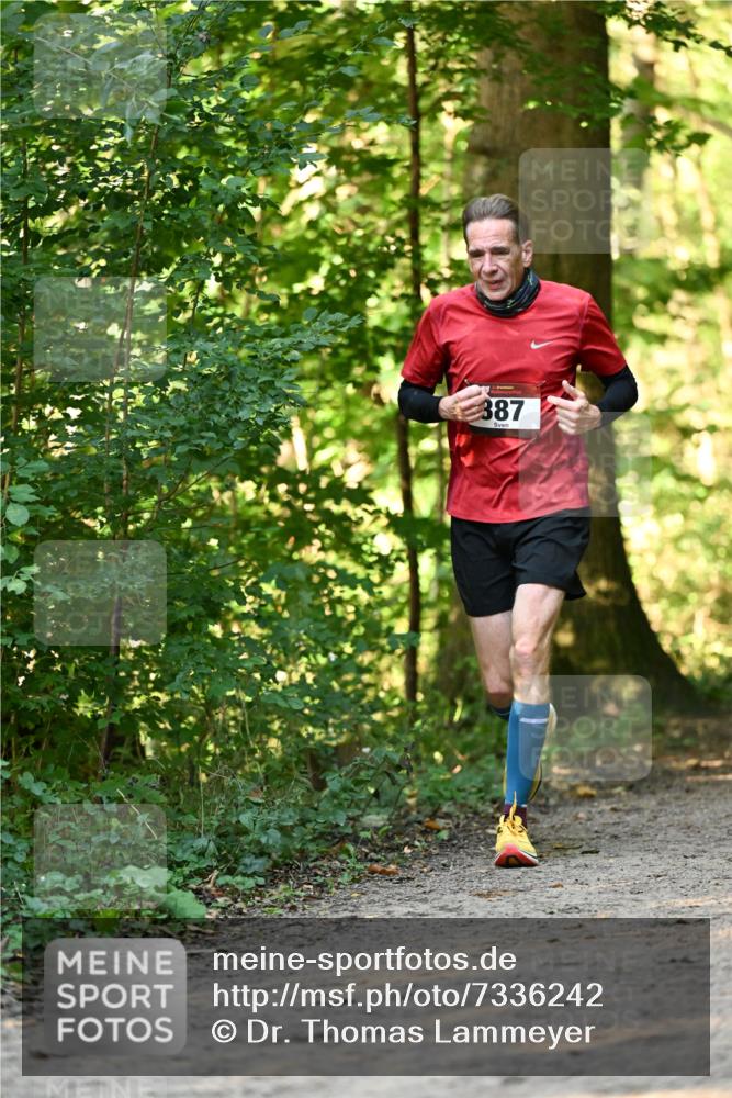 06.10.2024 - Bramfelder Halbmarathon 2024 Dr. Thomas Lammeyer http://msf.ph/oto/7336242 06.10.2024 10:11:37 Laufen 387 meine-sportfotos.de
