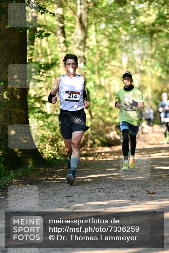 06.10.2024 - Bramfelder Halbmarathon 2024 Dr. Thomas Lammeyer http://msf.ph/oto/7336259 06.10.2024 10:11:48 Laufen 214 meine-sportfotos.de