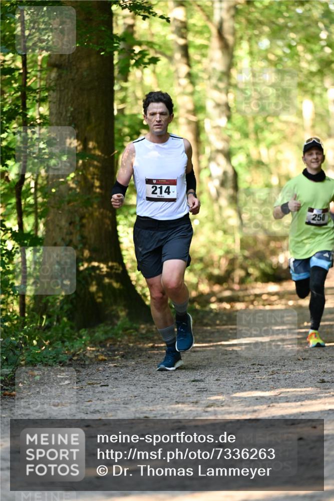 06.10.2024 - Bramfelder Halbmarathon 2024 Dr. Thomas Lammeyer http://msf.ph/oto/7336263 06.10.2024 10:11:48 Laufen 214, 250 meine-sportfotos.de