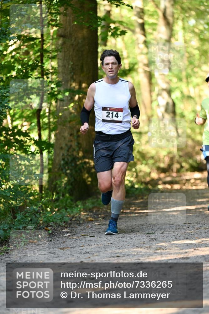 06.10.2024 - Bramfelder Halbmarathon 2024 Dr. Thomas Lammeyer http://msf.ph/oto/7336265 06.10.2024 10:11:48 Laufen 214 meine-sportfotos.de