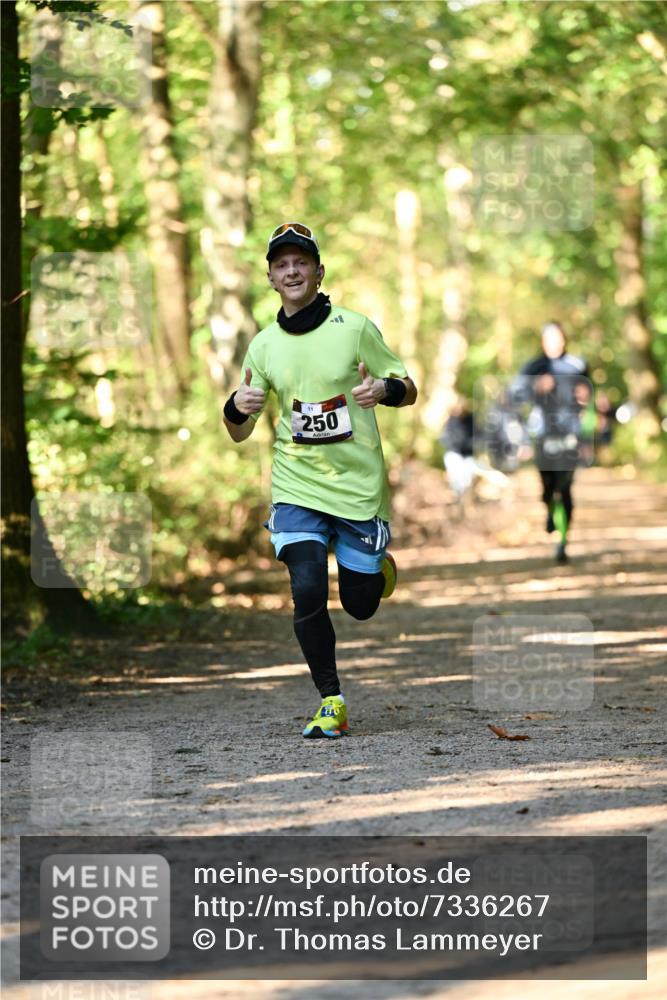 06.10.2024 - Bramfelder Halbmarathon 2024 Dr. Thomas Lammeyer http://msf.ph/oto/7336267 06.10.2024 10:11:49 Laufen 250 meine-sportfotos.de