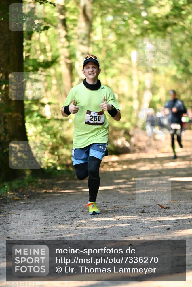 06.10.2024 - Bramfelder Halbmarathon 2024 Dr. Thomas Lammeyer http://msf.ph/oto/7336270 06.10.2024 10:11:50 Laufen 250 meine-sportfotos.de