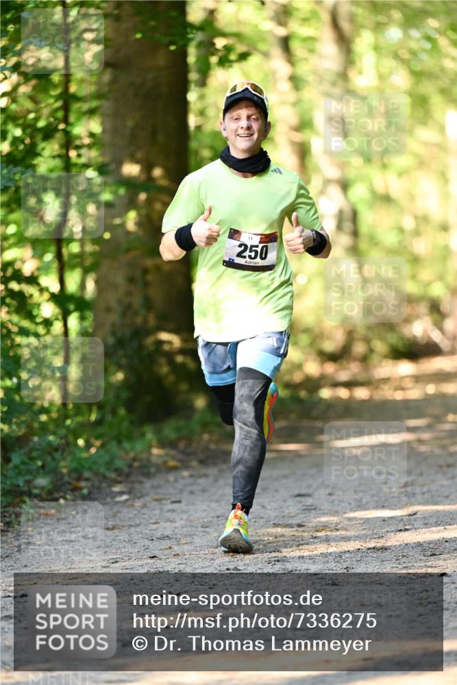 06.10.2024 - Bramfelder Halbmarathon 2024 Dr. Thomas Lammeyer http://msf.ph/oto/7336275 06.10.2024 10:11:50 Laufen 11, 250 meine-sportfotos.de