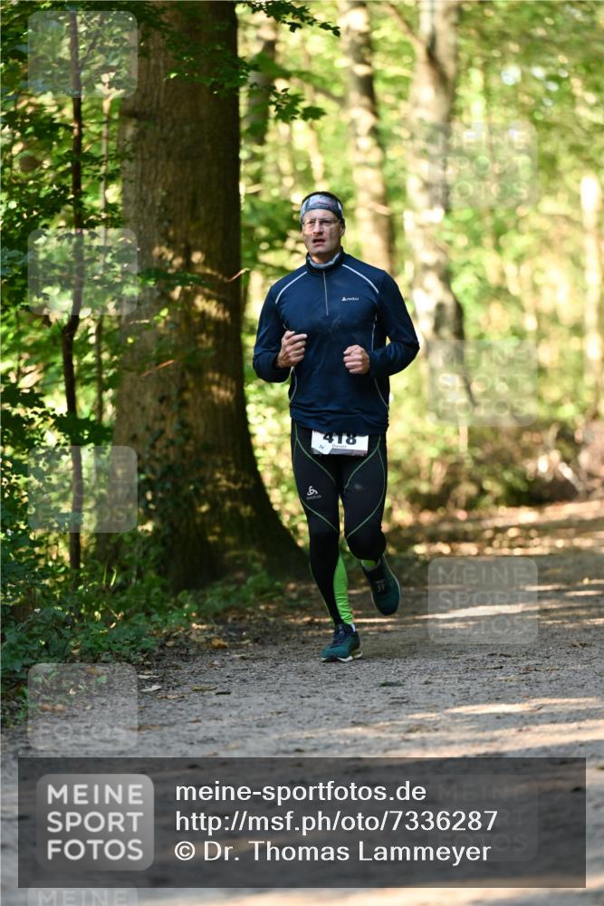 06.10.2024 - Bramfelder Halbmarathon 2024 Dr. Thomas Lammeyer http://msf.ph/oto/7336287 06.10.2024 10:11:56 Laufen 6, 418 meine-sportfotos.de