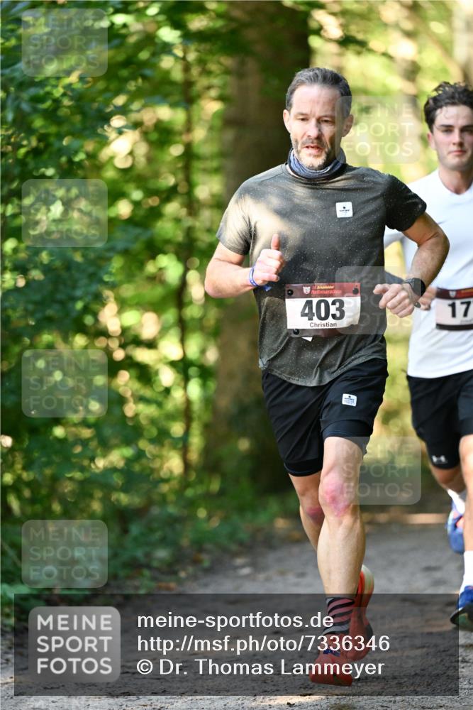 06.10.2024 - Bramfelder Halbmarathon 2024 Dr. Thomas Lammeyer http://msf.ph/oto/7336346 06.10.2024 10:12:19 Laufen 33, 403, 17 meine-sportfotos.de