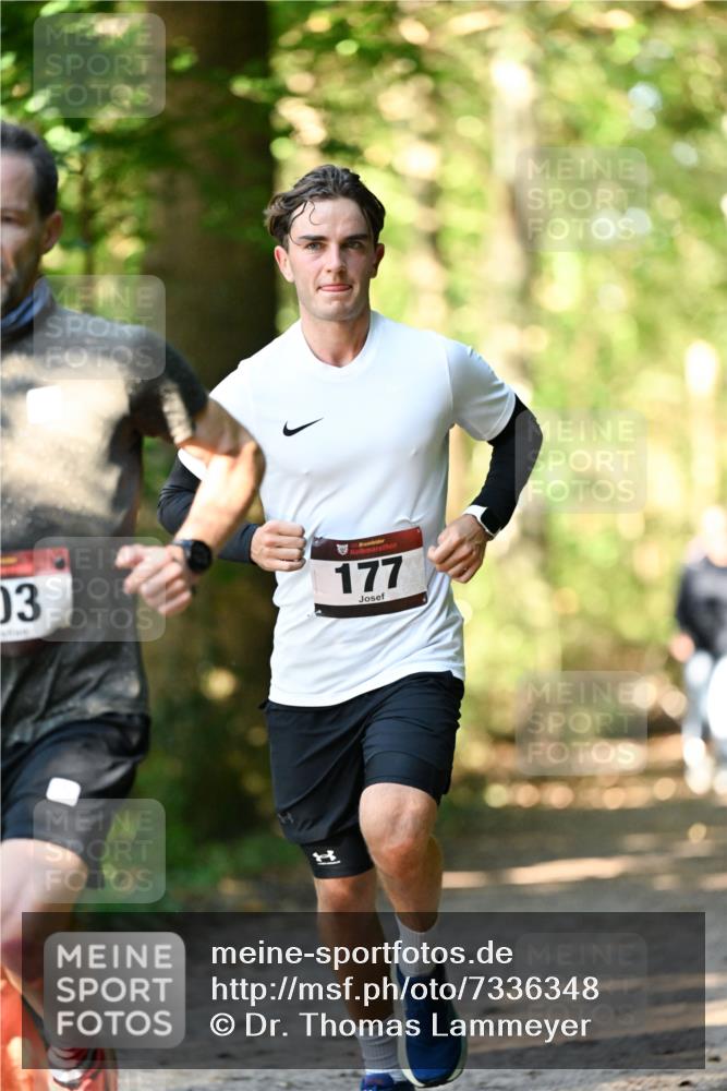 06.10.2024 - Bramfelder Halbmarathon 2024 Dr. Thomas Lammeyer http://msf.ph/oto/7336348 06.10.2024 10:12:20 Laufen 03, 177 meine-sportfotos.de