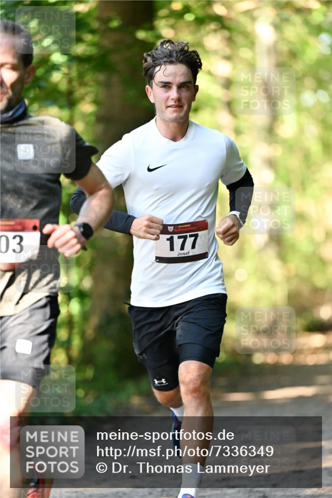 06.10.2024 - Bramfelder Halbmarathon 2024 Dr. Thomas Lammeyer http://msf.ph/oto/7336349 06.10.2024 10:12:20 Laufen 03, 177 meine-sportfotos.de