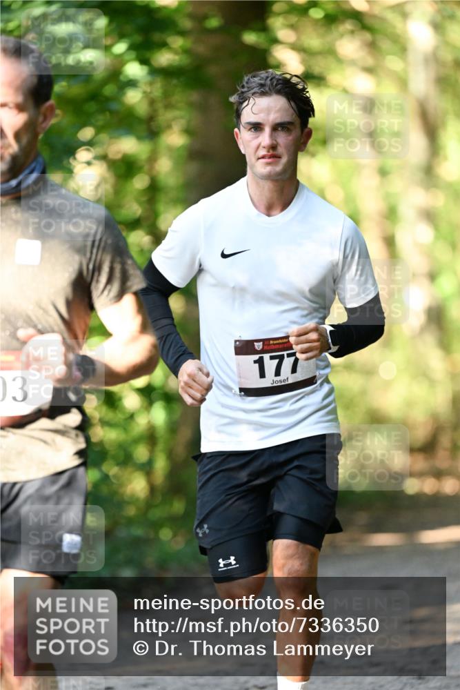 06.10.2024 - Bramfelder Halbmarathon 2024 Dr. Thomas Lammeyer http://msf.ph/oto/7336350 06.10.2024 10:12:20 Laufen 03, 33, 177 meine-sportfotos.de