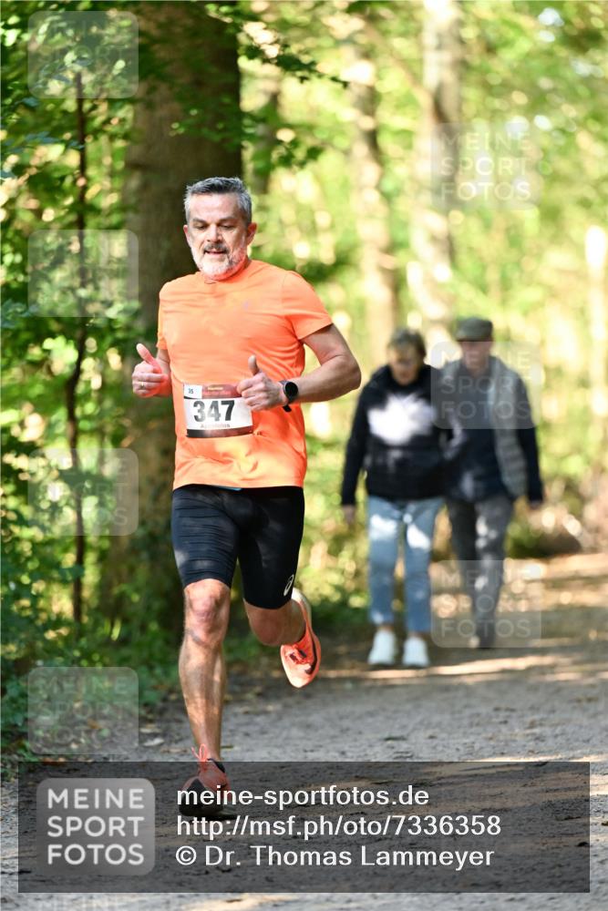 06.10.2024 - Bramfelder Halbmarathon 2024 Dr. Thomas Lammeyer http://msf.ph/oto/7336358 06.10.2024 10:12:28 Laufen 35, 347 meine-sportfotos.de