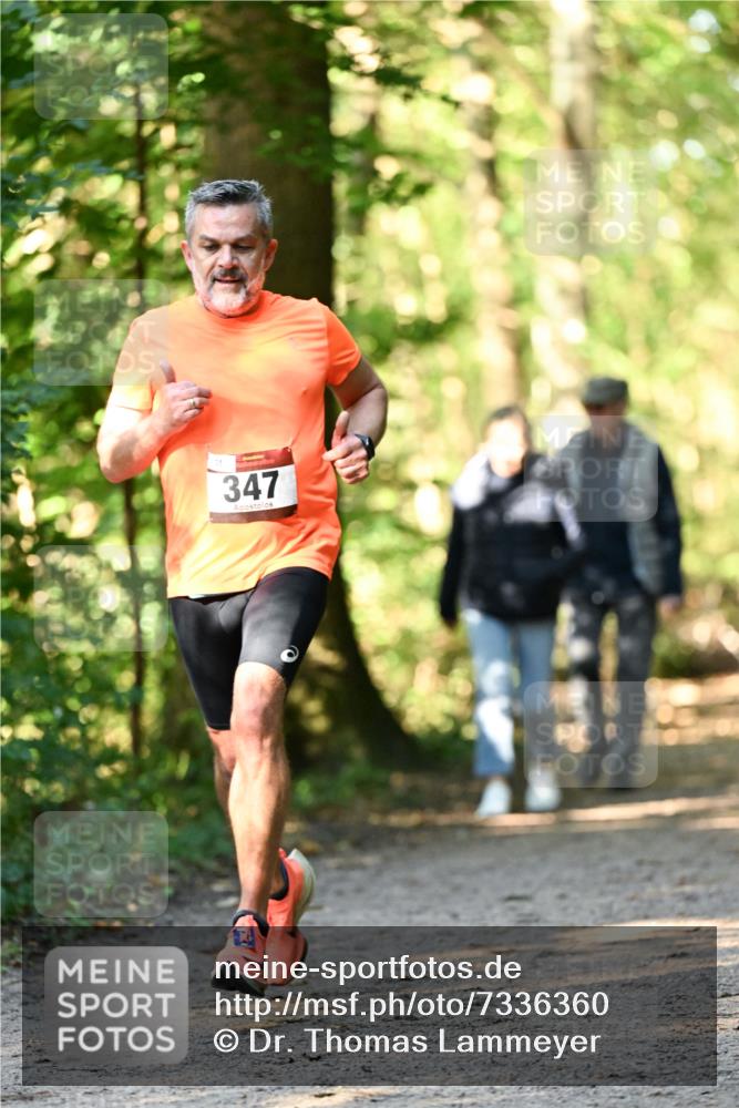 06.10.2024 - Bramfelder Halbmarathon 2024 Dr. Thomas Lammeyer http://msf.ph/oto/7336360 06.10.2024 10:12:28 Laufen 347 meine-sportfotos.de
