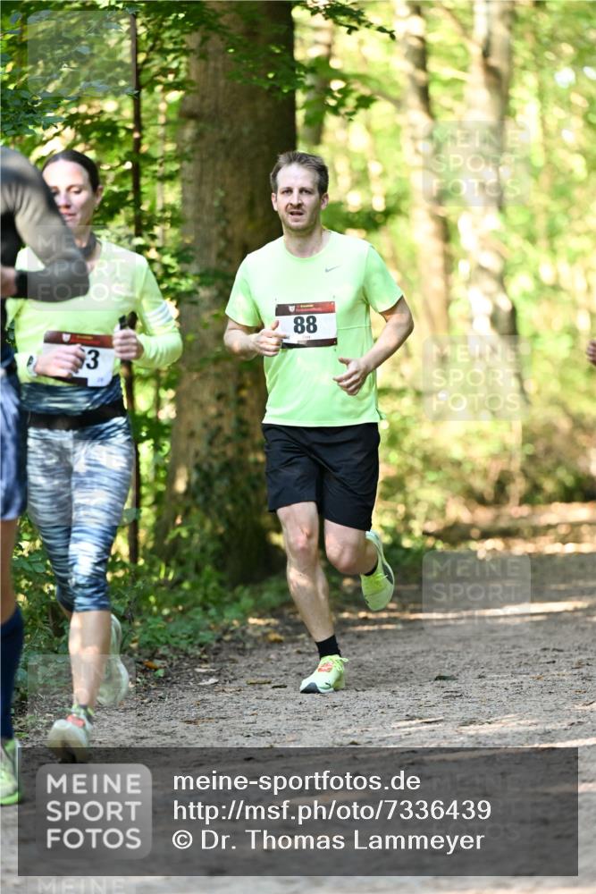 06.10.2024 - Bramfelder Halbmarathon 2024 Dr. Thomas Lammeyer http://msf.ph/oto/7336439 06.10.2024 10:13:52 Laufen 3, 88 meine-sportfotos.de