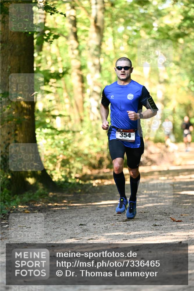 06.10.2024 - Bramfelder Halbmarathon 2024 Dr. Thomas Lammeyer http://msf.ph/oto/7336465 06.10.2024 10:13:59 Laufen 354 meine-sportfotos.de