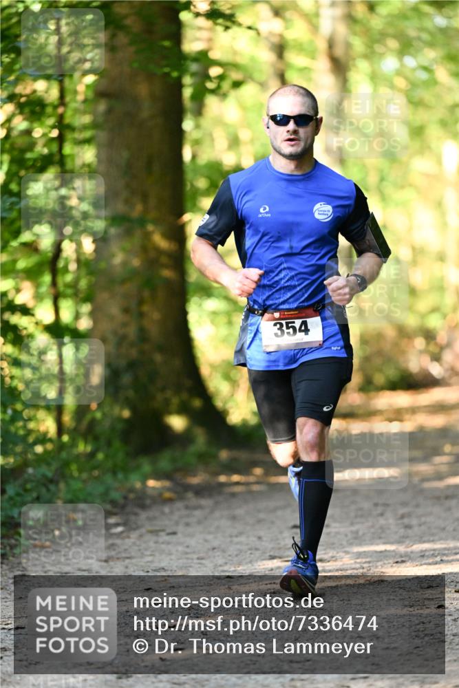 06.10.2024 - Bramfelder Halbmarathon 2024 Dr. Thomas Lammeyer http://msf.ph/oto/7336474 06.10.2024 10:14:00 Laufen 354 meine-sportfotos.de